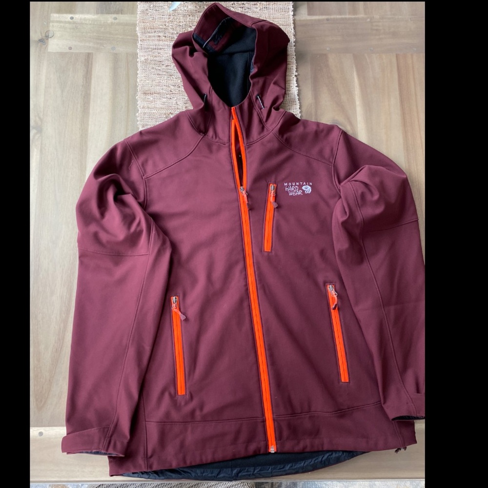 Men’s Mountain Hardware Soft Shell Jacket